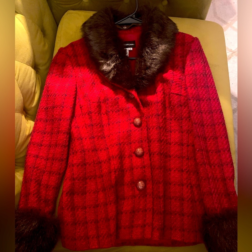 Donna Morgan Sz 8 Wool Jacket with faux fur collar.